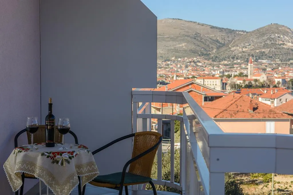 Apartments Mijo Trogir
