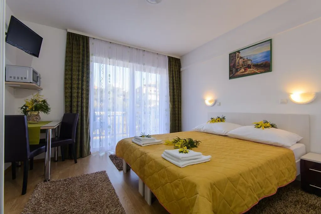 Apartments Mijo Trogir