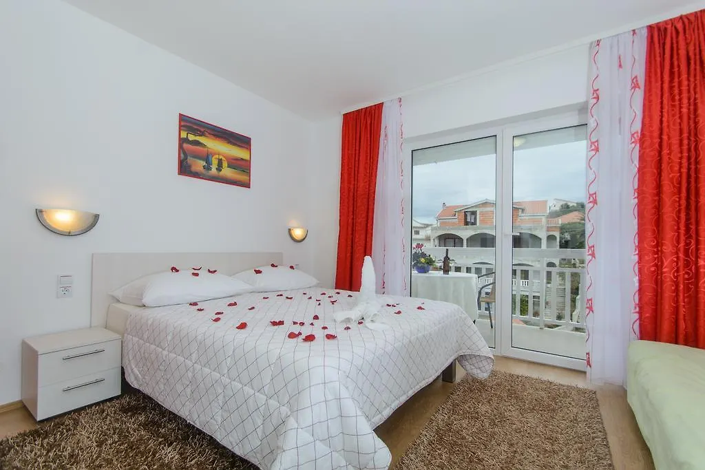 Apartments Mijo Trogir