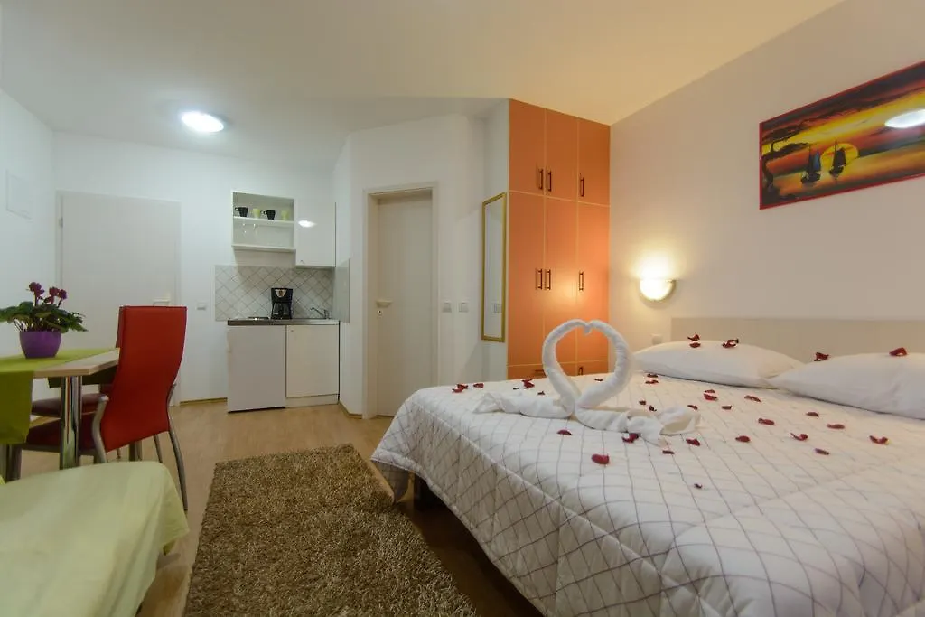 Apartments Mijo Trogir