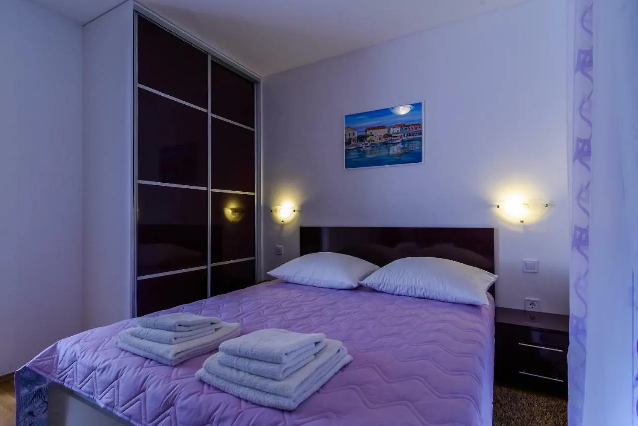 Apartments Mijo Trogir