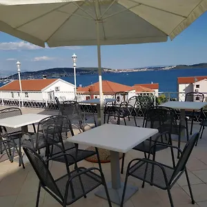 Bed & Breakfast Kairos, Donji Seget