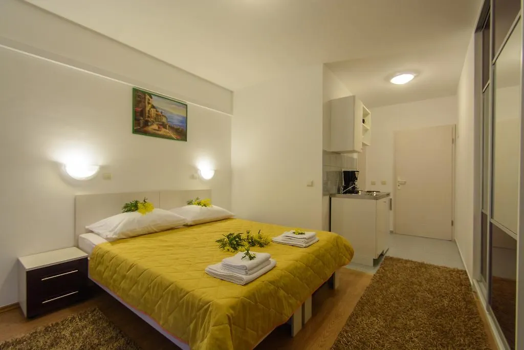 Apartments Mijo Trogir 0*,  Croatia
