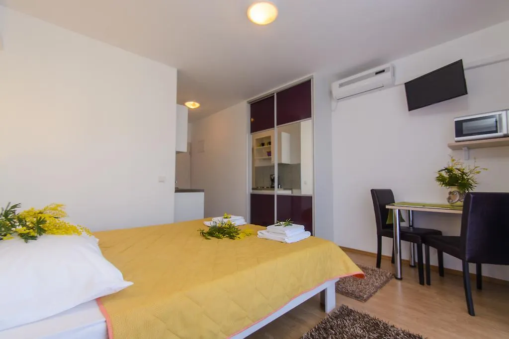 Apartments Mijo Trogir