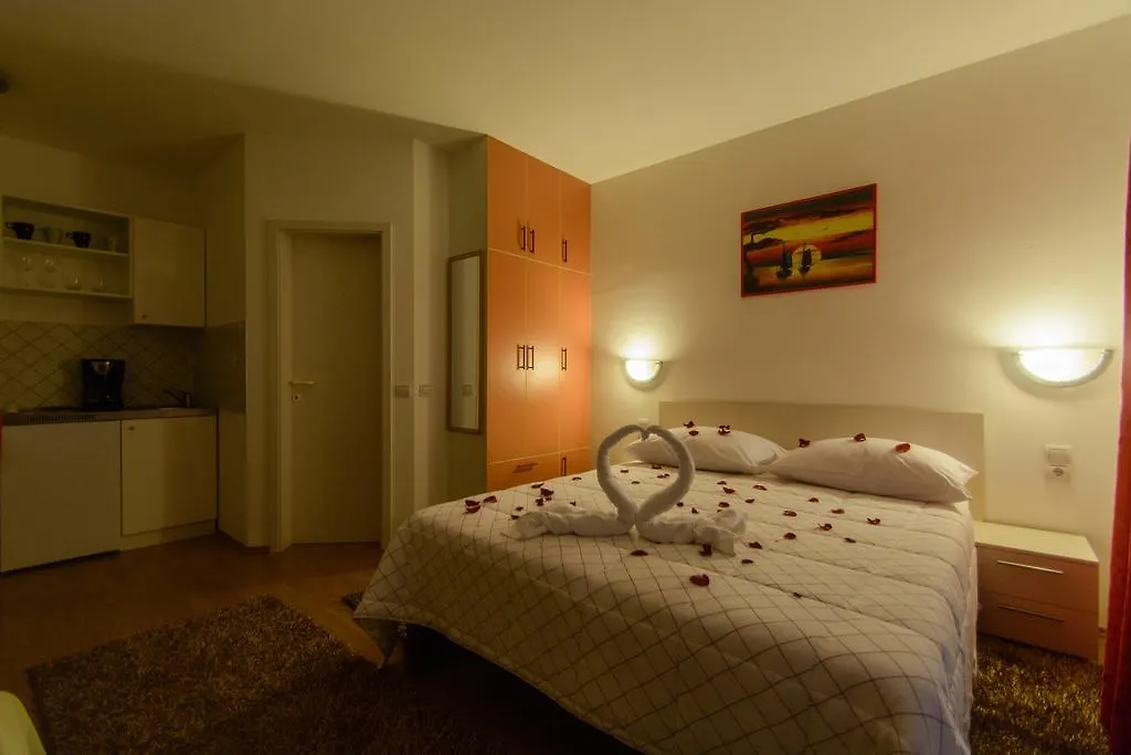 Apartments Mijo Trogir