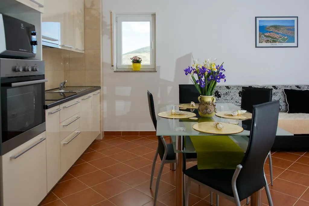 Apartments Mijo Trogir 0*,  Croatia