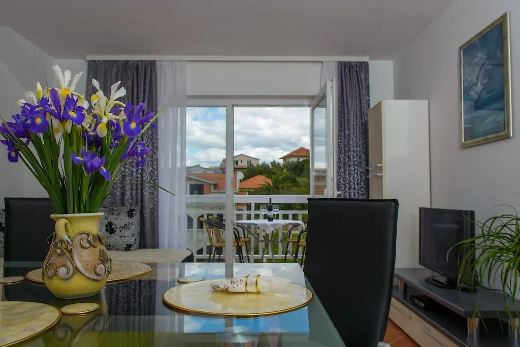 Apartments Mijo Trogir