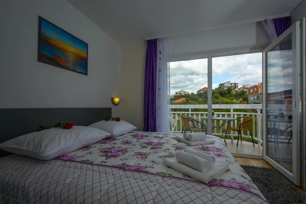 Apartments Mijo Trogir